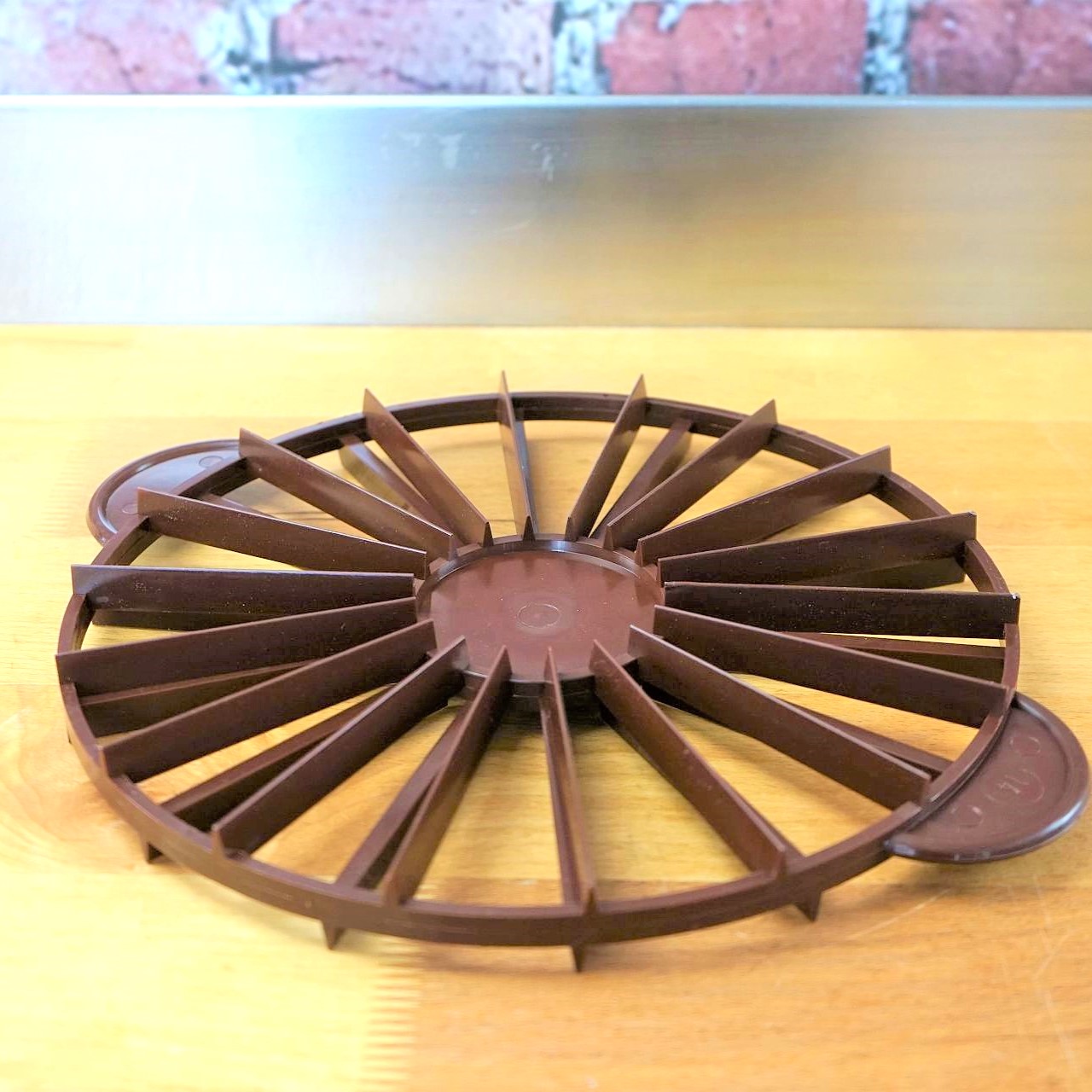 Tortenteiler zweiteilig aus Kunststoff 14/18 tlg.