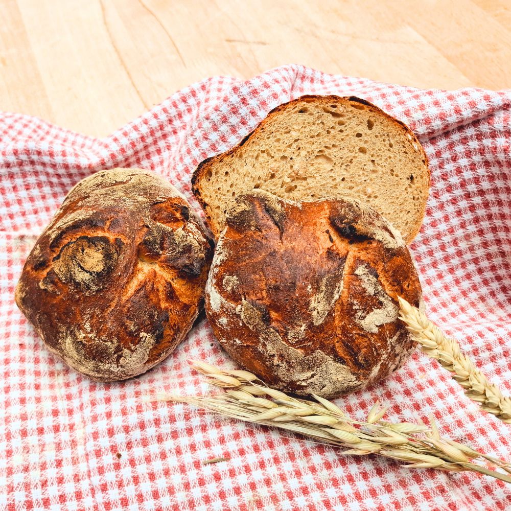 Saftige Brötchen mit Dinkelgrieß